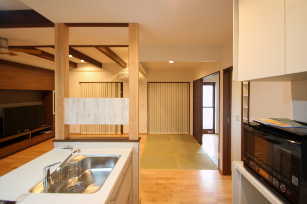 キッチンからタタミスペース