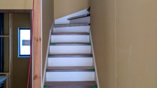 大蒲の家｜階段できました