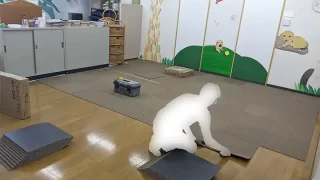 【福祉施設】東区の児童発達支援事業｜カーペット敷き