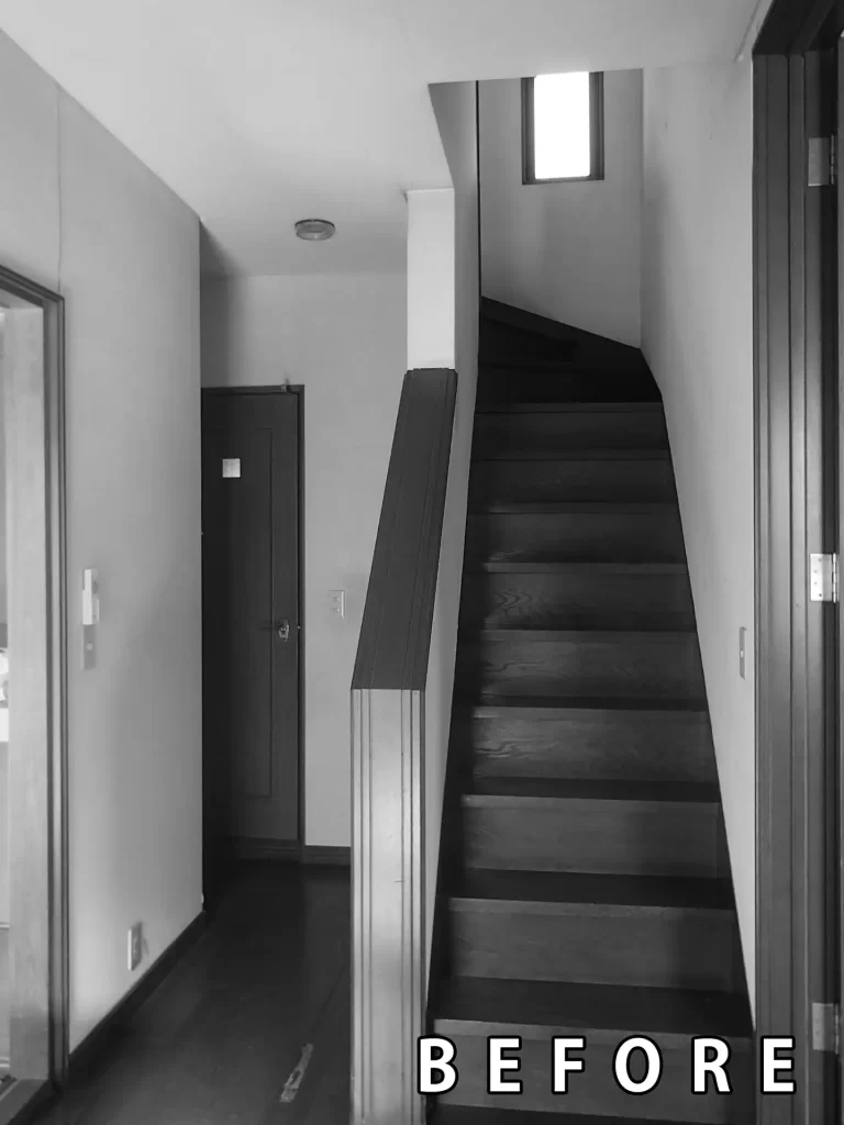 「山東の家」リノベ階段部分。改修前(BEFOR画像)