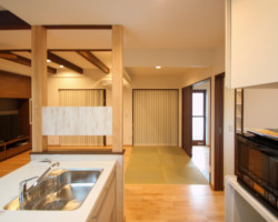 キッチンからタタミスペース