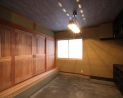 閉まっている状態